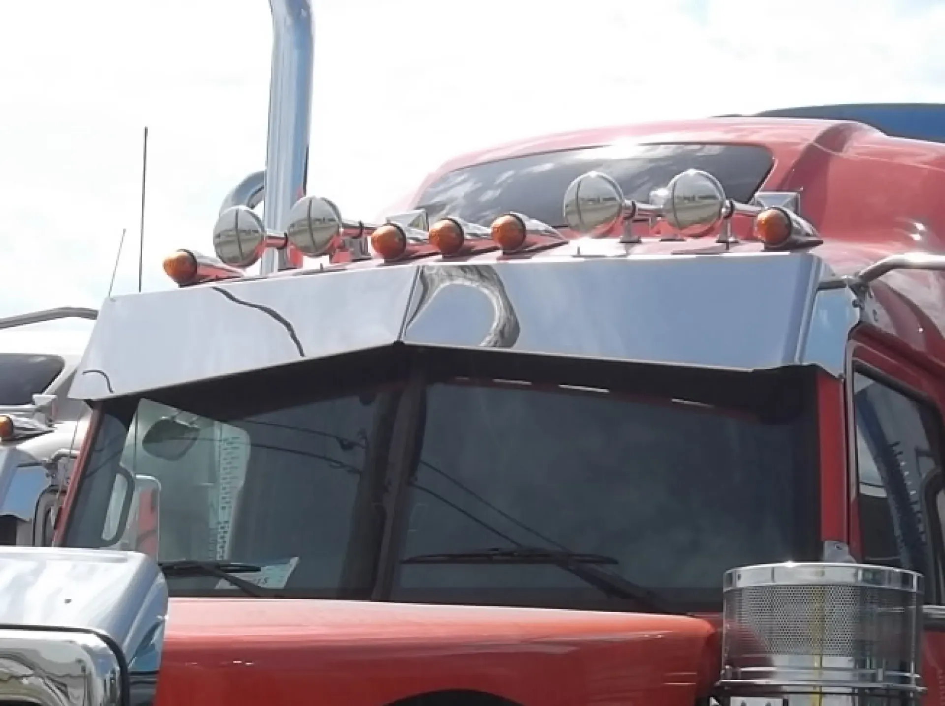 Western Star High Roof Reverse Bow Tie Visors