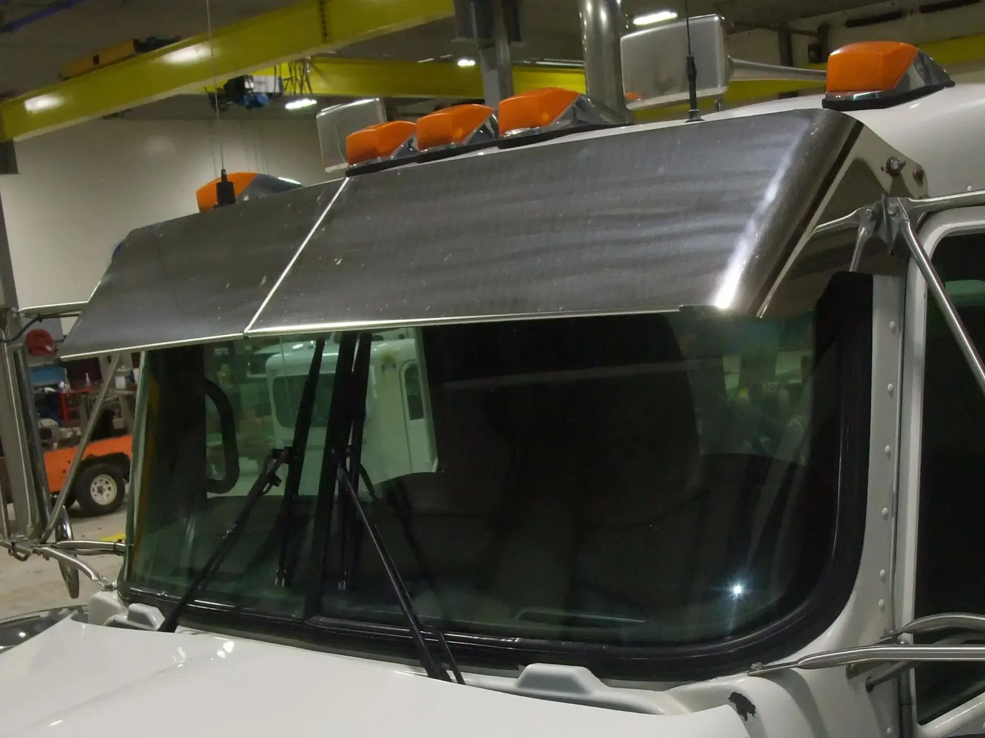 Kenworth Blind Mount Round Glass Straight Visors