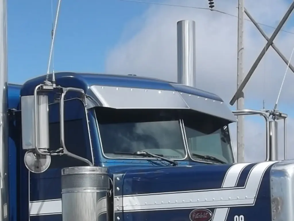 Peterbilt 3-Series Old Style Reverse Bow Tie Visors