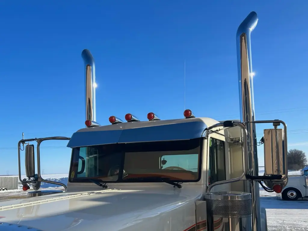 Peterbilt 3-Series Old Style Bow Tie Visors