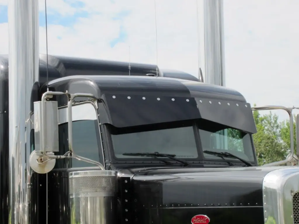Peterbilt 3-Series Legacy Low Reverse Bow Tie Visors