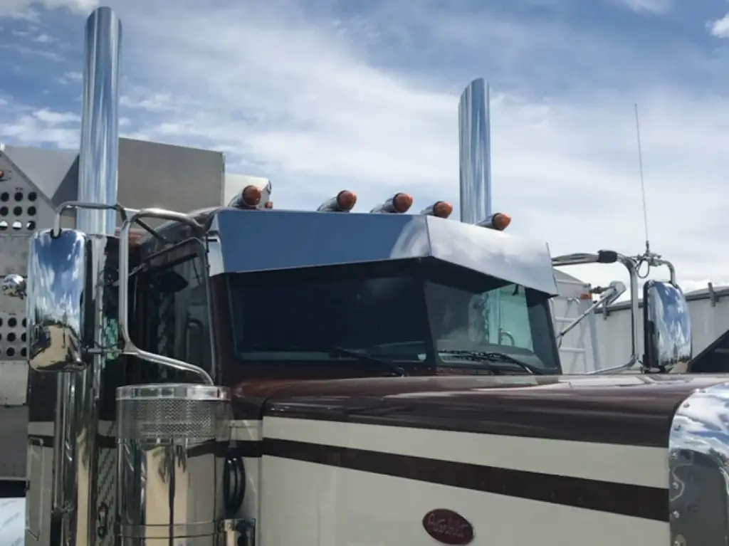 Peterbilt 3-Series Reverse Bow Tie Visors