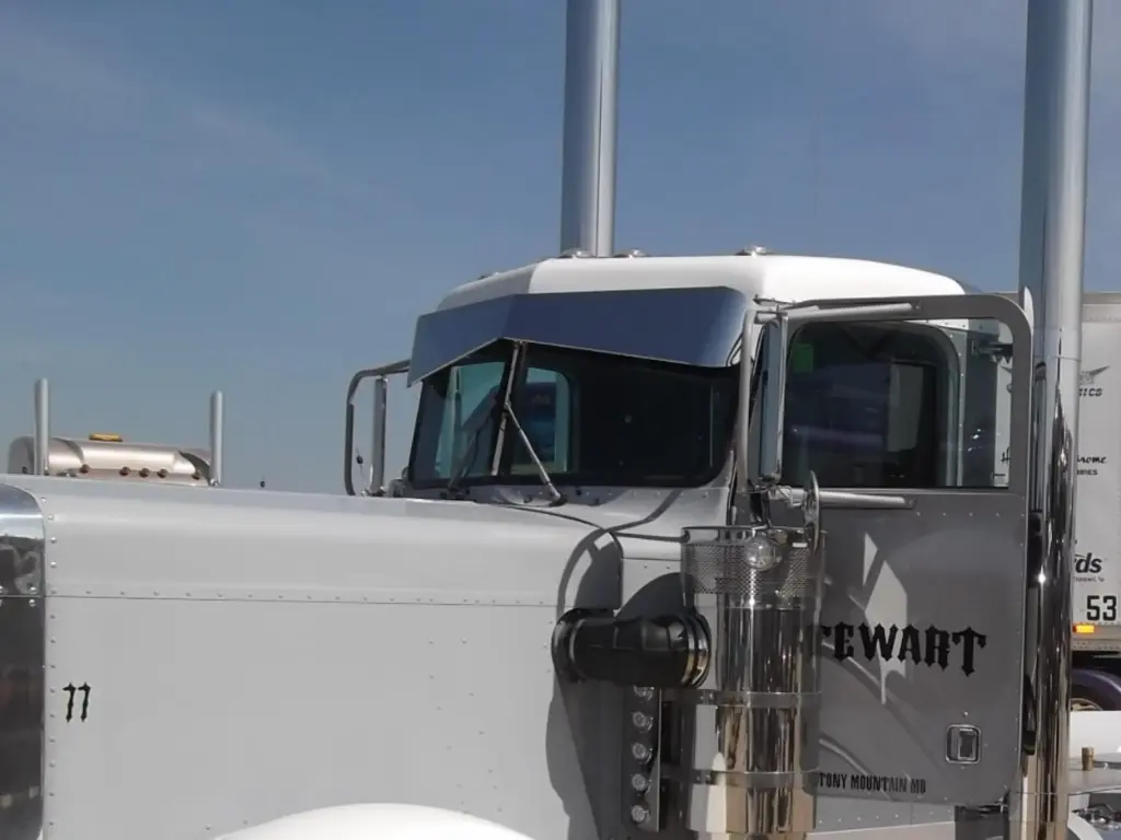 Peterbilt 359 Reverse Bow Tie Visors