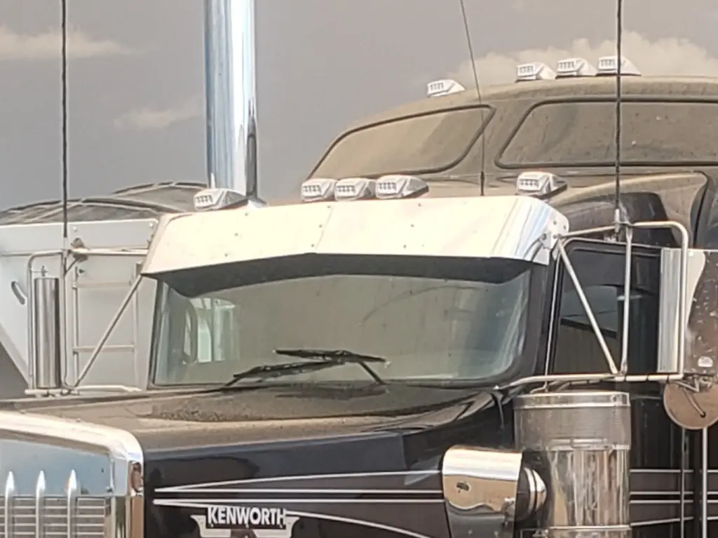 Kenworth Reverse Bow Tie Visors