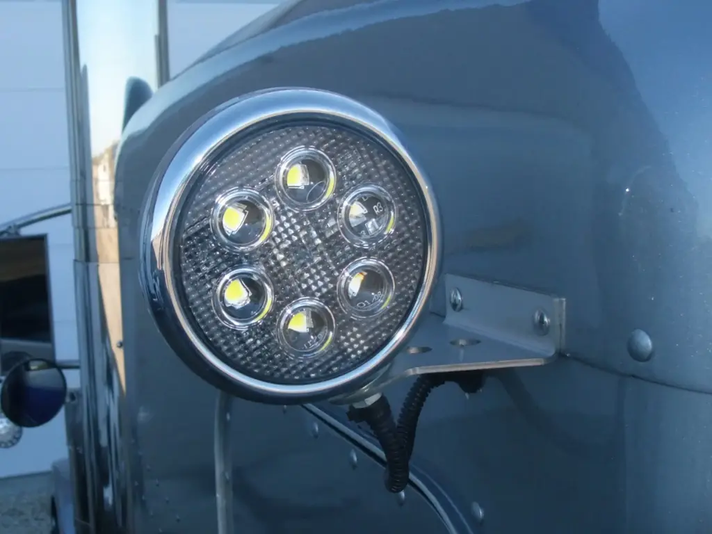 Peterbilt Backup Load Light Brackets 