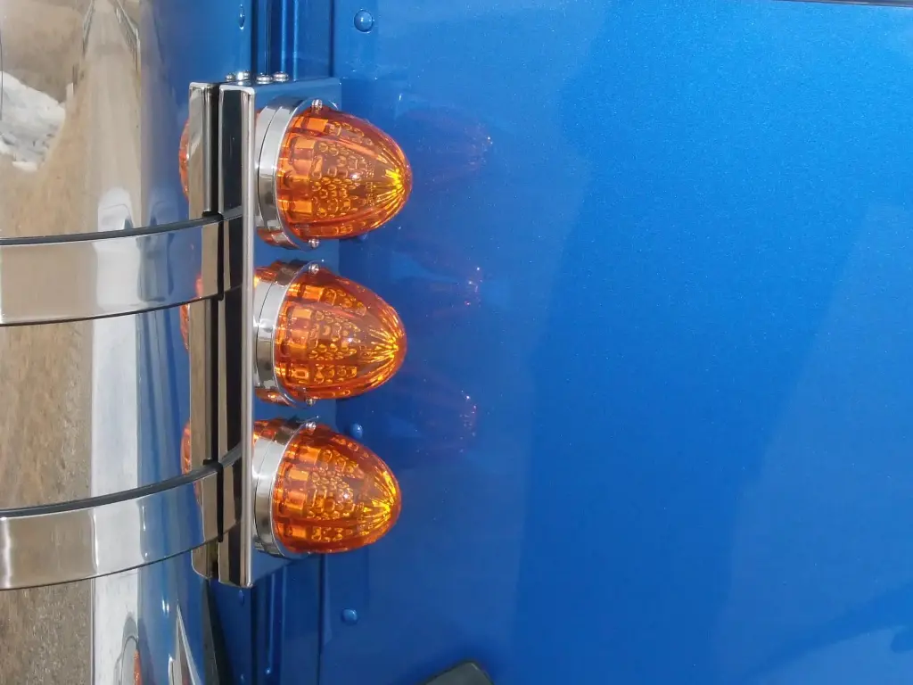 [SLI001758] Peterbilt 589 Front Short Air Cleaner Light Brackets (No Lights)